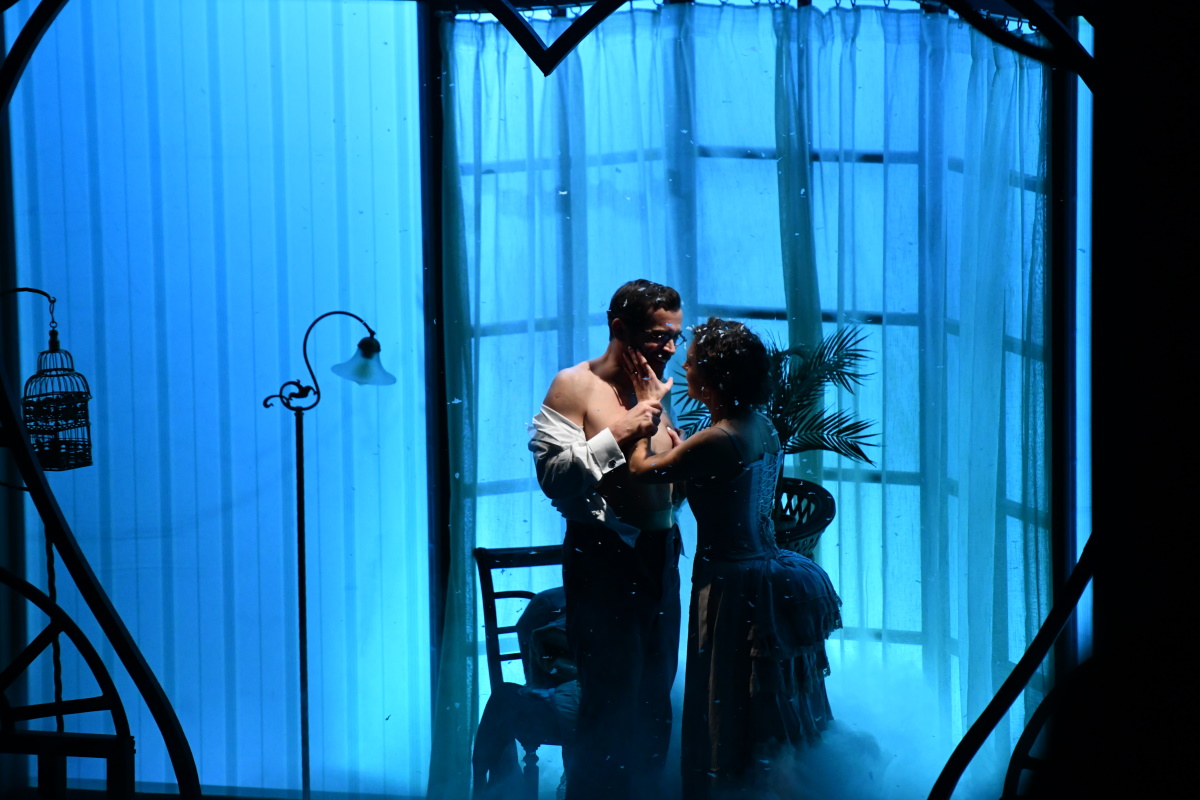 Στο παραπλήσιο δωμάτιο: Πολλοί επώνυμοι στην επίσημη πρεμιέρα της θεατρικής παράστασης – 47 Στο παραπλήσιο δωμάτιο: Πολλοί επώνυμοι στην επίσημη πρεμιέρα της θεατρικής παράστασης –