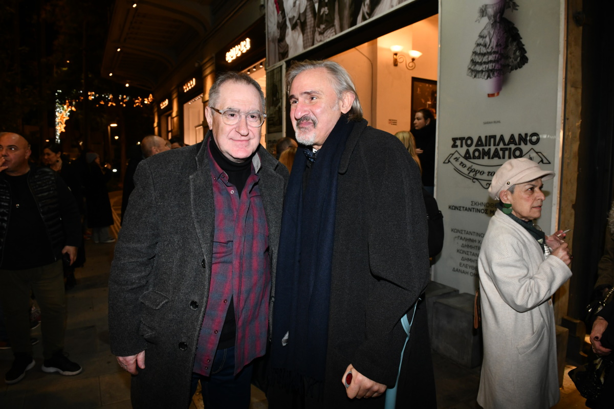 Στο παραπλήσιο δωμάτιο: Πολλοί επώνυμοι στην επίσημη πρεμιέρα της θεατρικής παράστασης – 44 Στο παραπλήσιο δωμάτιο: Πολλοί επώνυμοι στην επίσημη πρεμιέρα της θεατρικής παράστασης –