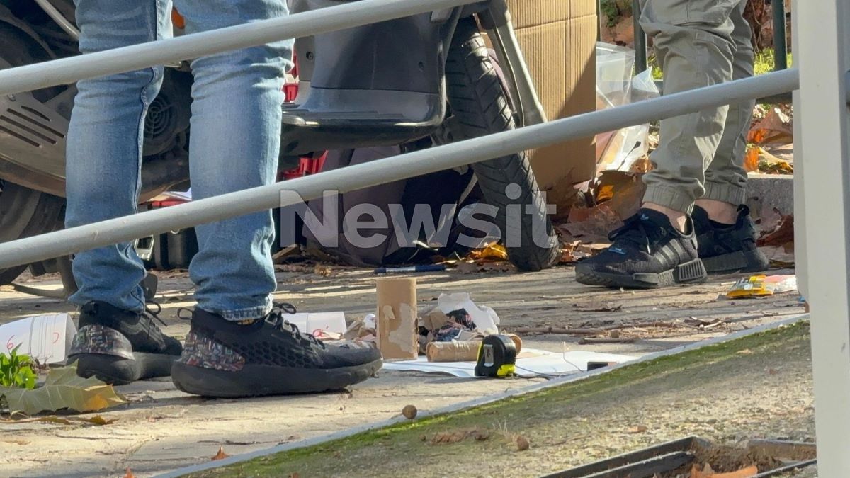 Θεσσαλονίκη: Αυτοσχέδιος εκρηκτικός μηχανισμός ανευρέθηκε στο σακίδιο του άντρα που απειλούσε να εκραγεί τα δικαστήρια 8 Θεσσαλονίκη: Αυτοσχέδιος εκρηκτικός μηχανισμός ανευρέθηκε στο σακίδιο του άντρα που απειλούσε να εκραγεί τα δικαστήρια