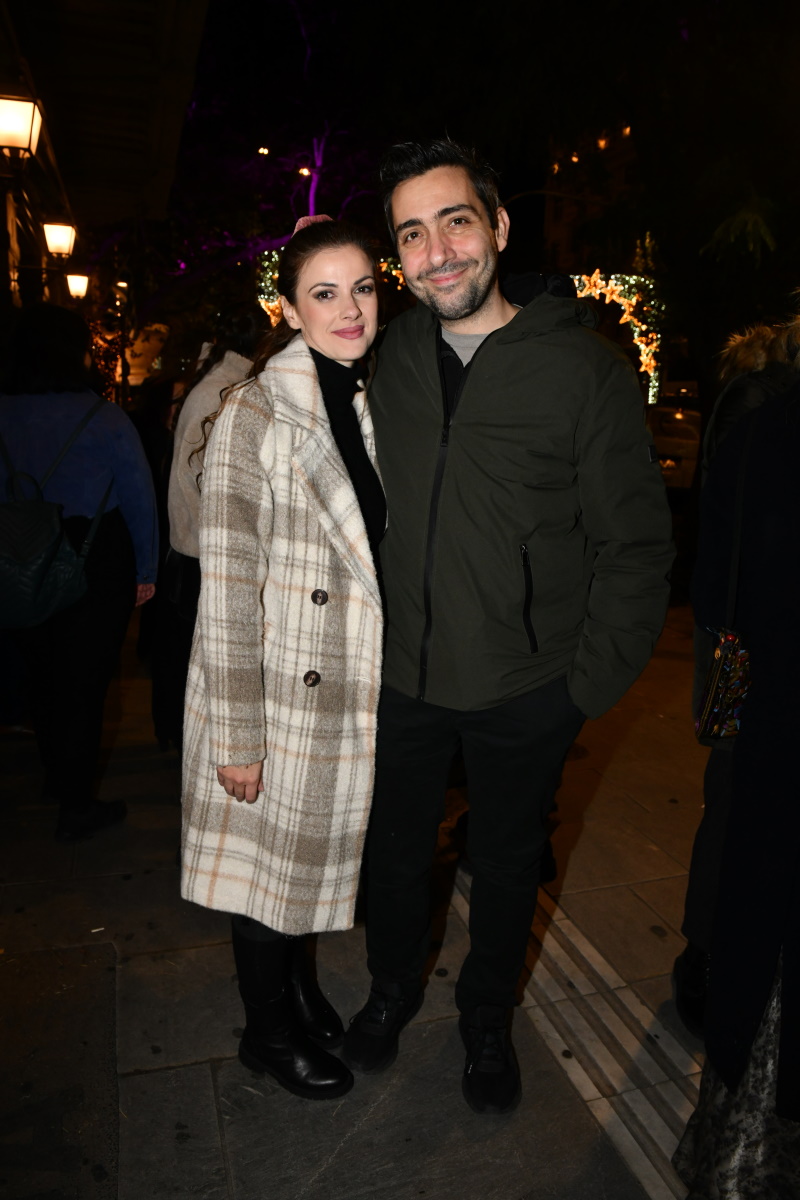 Στο παραπλήσιο δωμάτιο: Πολλοί επώνυμοι στην επίσημη πρεμιέρα της θεατρικής παράστασης – 45 Στο παραπλήσιο δωμάτιο: Πολλοί επώνυμοι στην επίσημη πρεμιέρα της θεατρικής παράστασης –