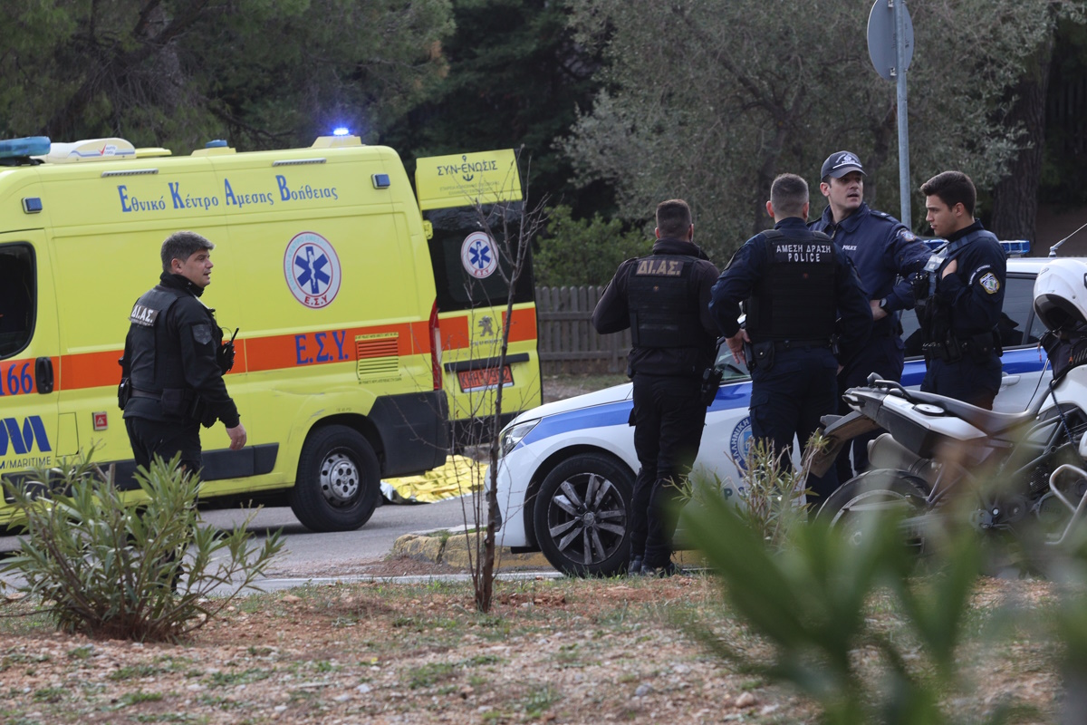 Θρακομακεδόνες: Οι πρώτες στιγμές μετά τη στυγερή δολοφονία – Βίντεο αποτυπώνει τον 47χρονο να είναι αιμόφυρτος στο έδαφος