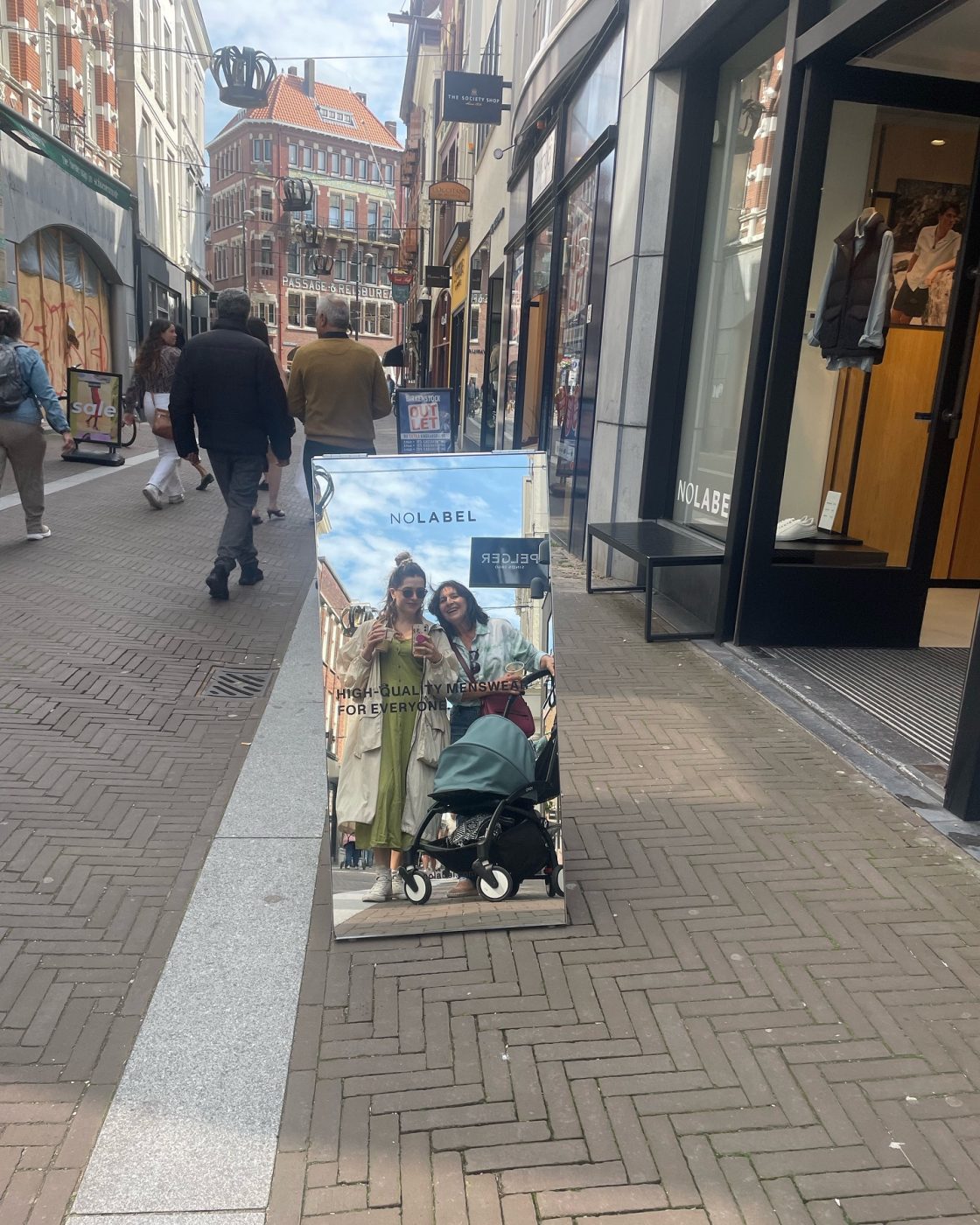 Βασιλική Τρουφάκου: Φωτογραφικό άλμπουμ από το ταξίδι στην Ολλανδία με τον 6 μηνών γιο της