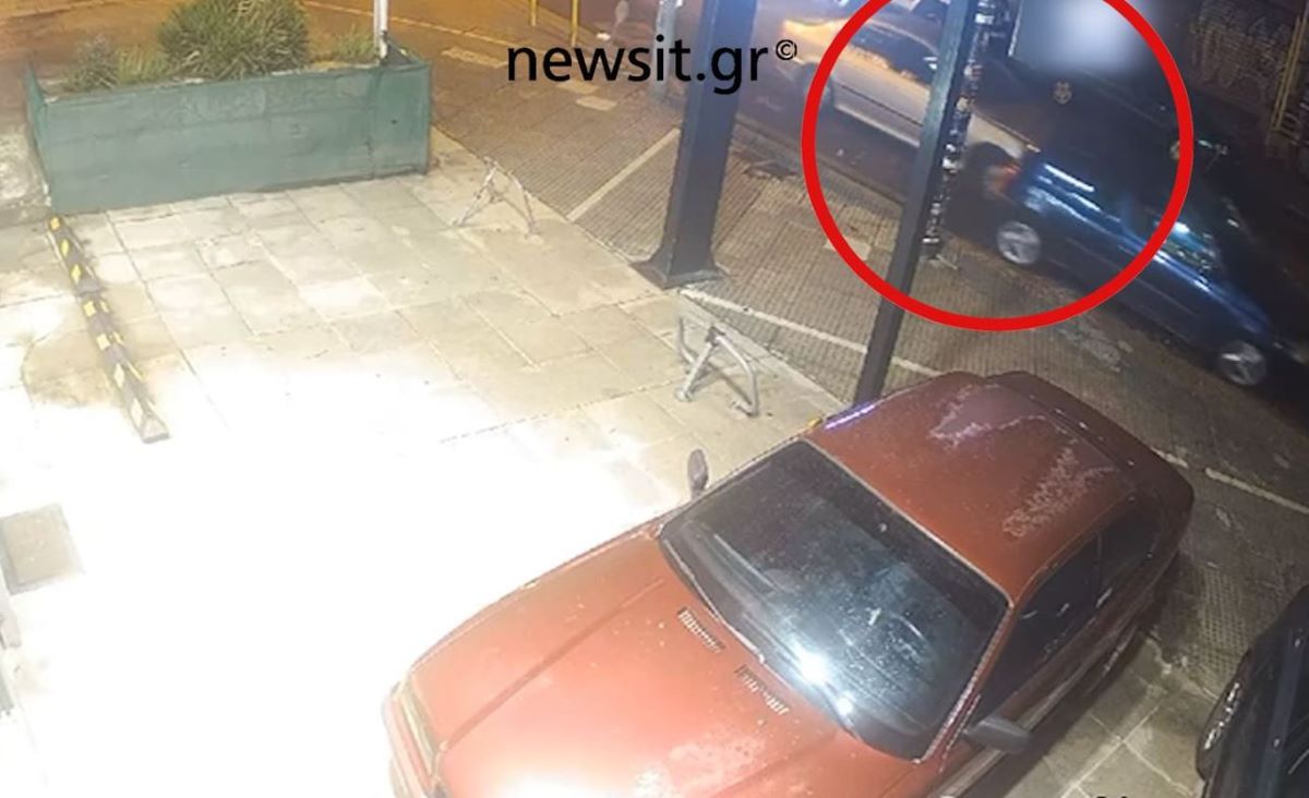Οπτικό ντοκουμέντο λίγο πριν το όχημα χτυπήσει στάση λεωφορείου στο Χαλάνδρι