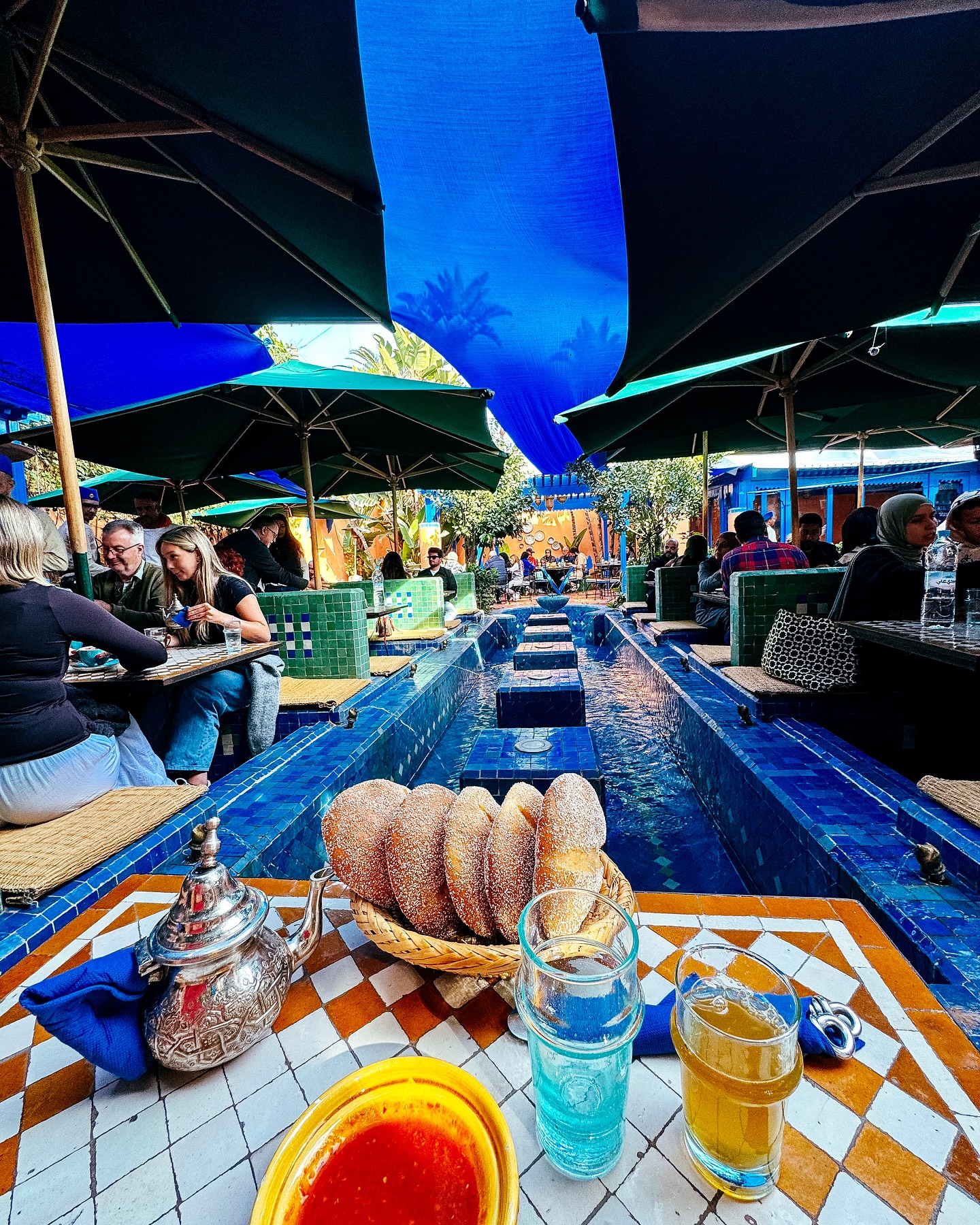 Μαρίνα Βερνίκου: Στην Καζαμπλάνκα προσκεκλημένη σε παραδοσιακό γάμο – Βίντεο και εικόνες από το ταξίδι της 12 Μαρίνα Βερνίκου: Στην Καζαμπλάνκα προσκεκλημένη σε παραδοσιακό γάμο – Βίντεο και εικόνες από το ταξίδι της