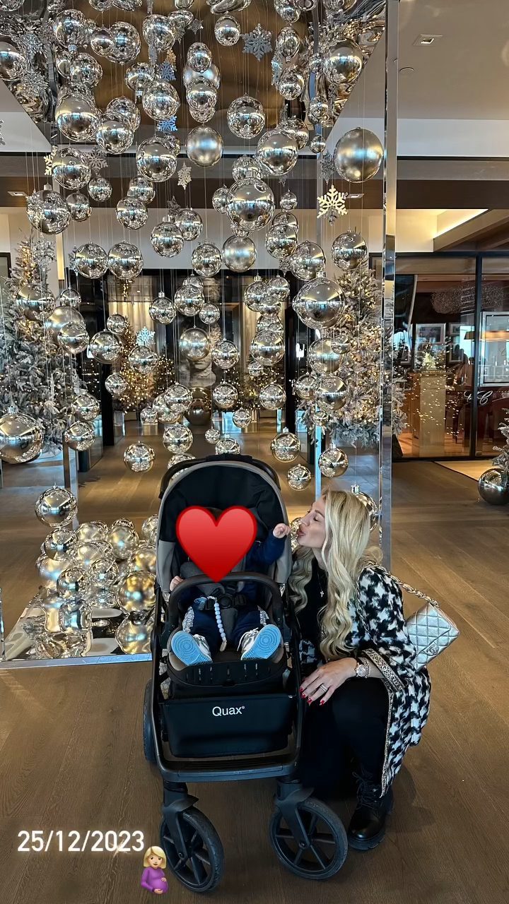 Κωνσταντίνα Σπυροπούλου: «Τα δύο τελευταία Χριστούγεννα με είχαν έβρισκαν έγκυο» – Η σπάνια εικόνα με τους δύο γιους της 5 Κωνσταντίνα Σπυροπούλου: «Τα δύο τελευταία Χριστούγεννα με είχαν έβρισκαν έγκυο» – Η σπάνια εικόνα με τους δύο γιους της