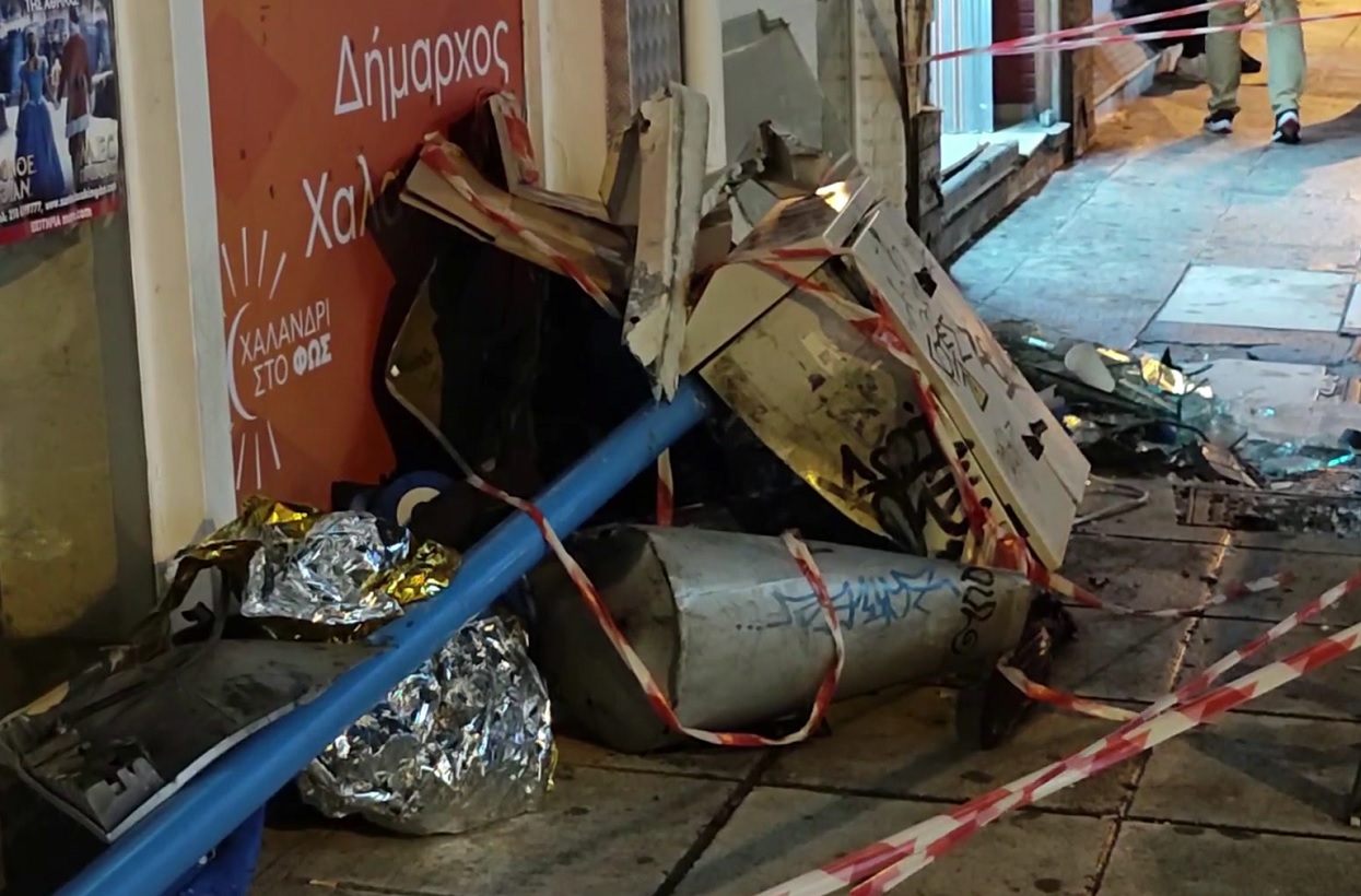 Ατύχημα στο Χαλάνδρι: Όχημα προσέκρουσε σε στάση λεωφορείου τραυματίζοντας μια γυναίκα