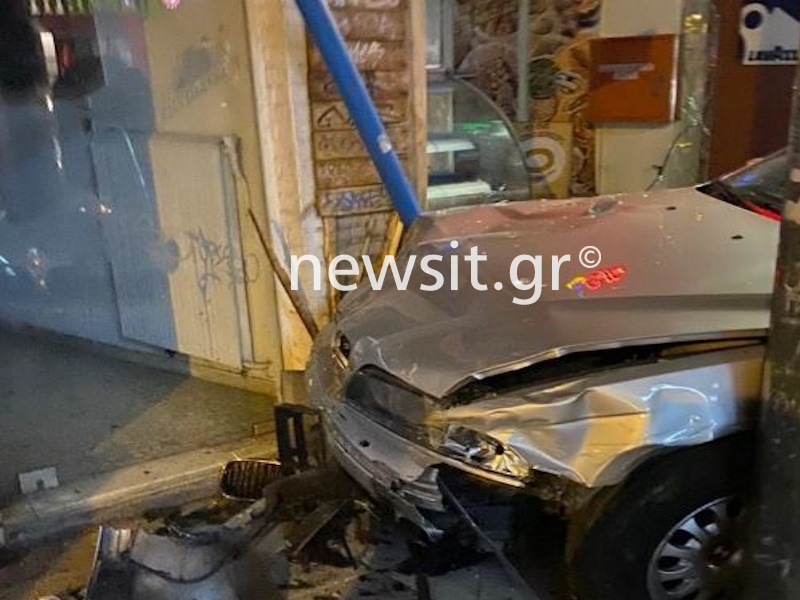 Βίντεο ντοκουμέντο λίγες στιγμές πριν το αυτοκίνητο χτυπήσει σε στάση λεωφορείου στο Χαλάνδρι 12 Βίντεο ντοκουμέντο λίγες στιγμές πριν το αυτοκίνητο χτυπήσει σε στάση λεωφορείου στο Χαλάνδρι