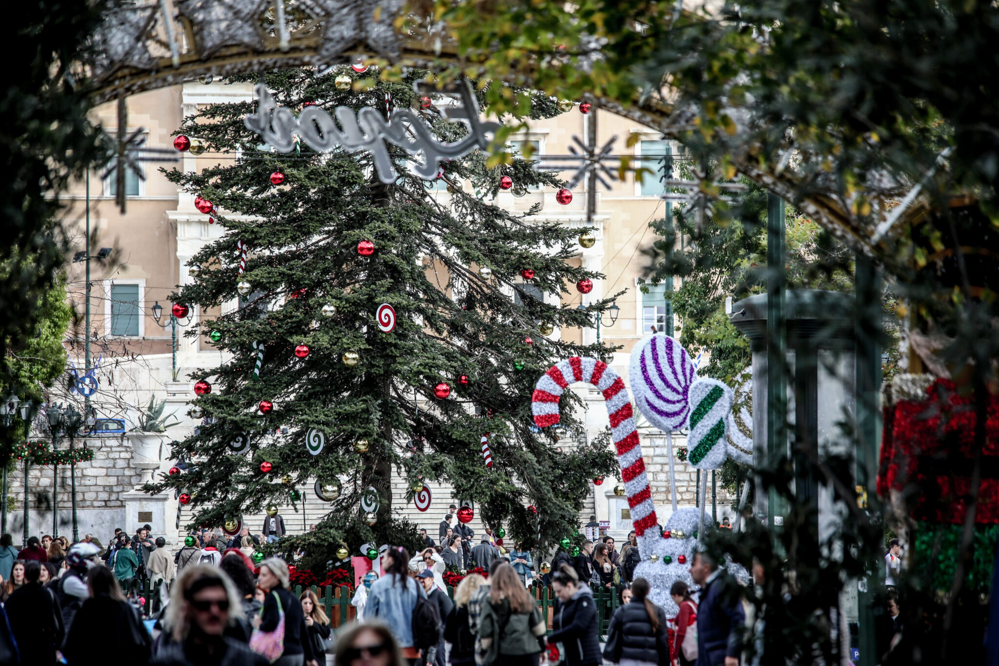 Καιρός: Ηλιοφάνεια και ήπιες θερμοκρασίες έως την Παρασκευή – Βροχές και πτώση του υδραργύρου τα Χριστούγεννα