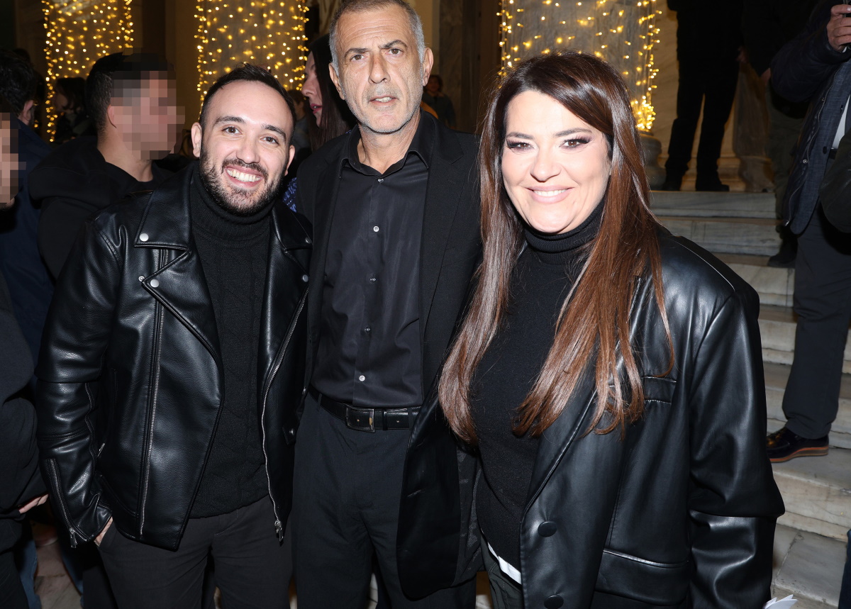 Φωταγωγήθηκε το χριστουγεννιάτικο δέντρο στον Πειραιά: Οι διάσημοι που παρευρέθηκαν – Φωτογραφίες 13 Φωταγωγήθηκε το χριστουγεννιάτικο δέντρο στον Πειραιά: Οι διάσημοι που παρευρέθηκαν – Φωτογραφίες