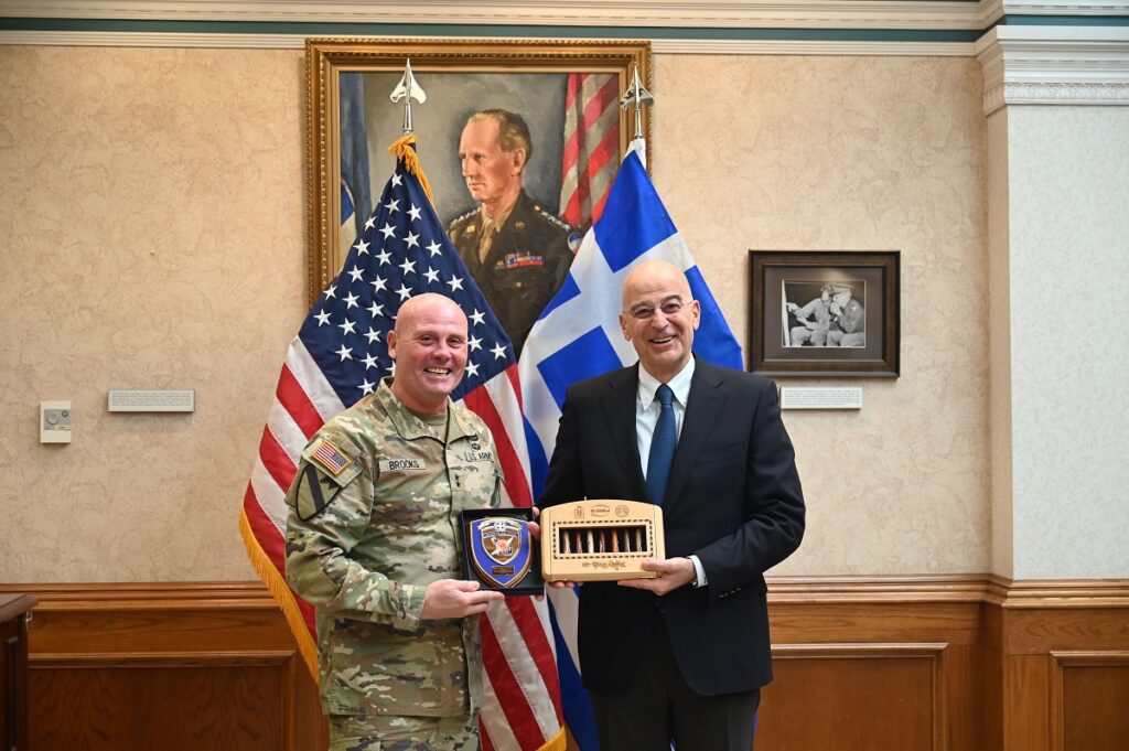 Επίσκεψη Δένδια στο Πανεπιστήμιο Καταπολέμησης Μη Επανδρωμένων Εναέριων Συστημάτων στην Οκλαχόμα 4 Επίσκεψη Δένδια στο Πανεπιστήμιο Καταπολέμησης Μη Επανδρωμένων Εναέριων Συστημάτων στην Οκλαχόμα