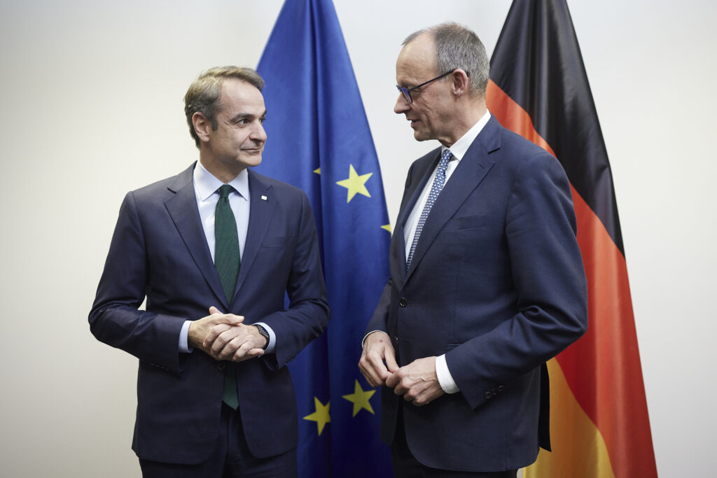 Στη Σύνοδο του ΕΛΚ ο Κ. Μητσοτάκης: Συναντήθηκε με τον αρχηγό του CDU της Γερμανίας Φρίντριχ Μερτς και με την Πρόεδρο του EK Ρομπέρτα Μέτσολα