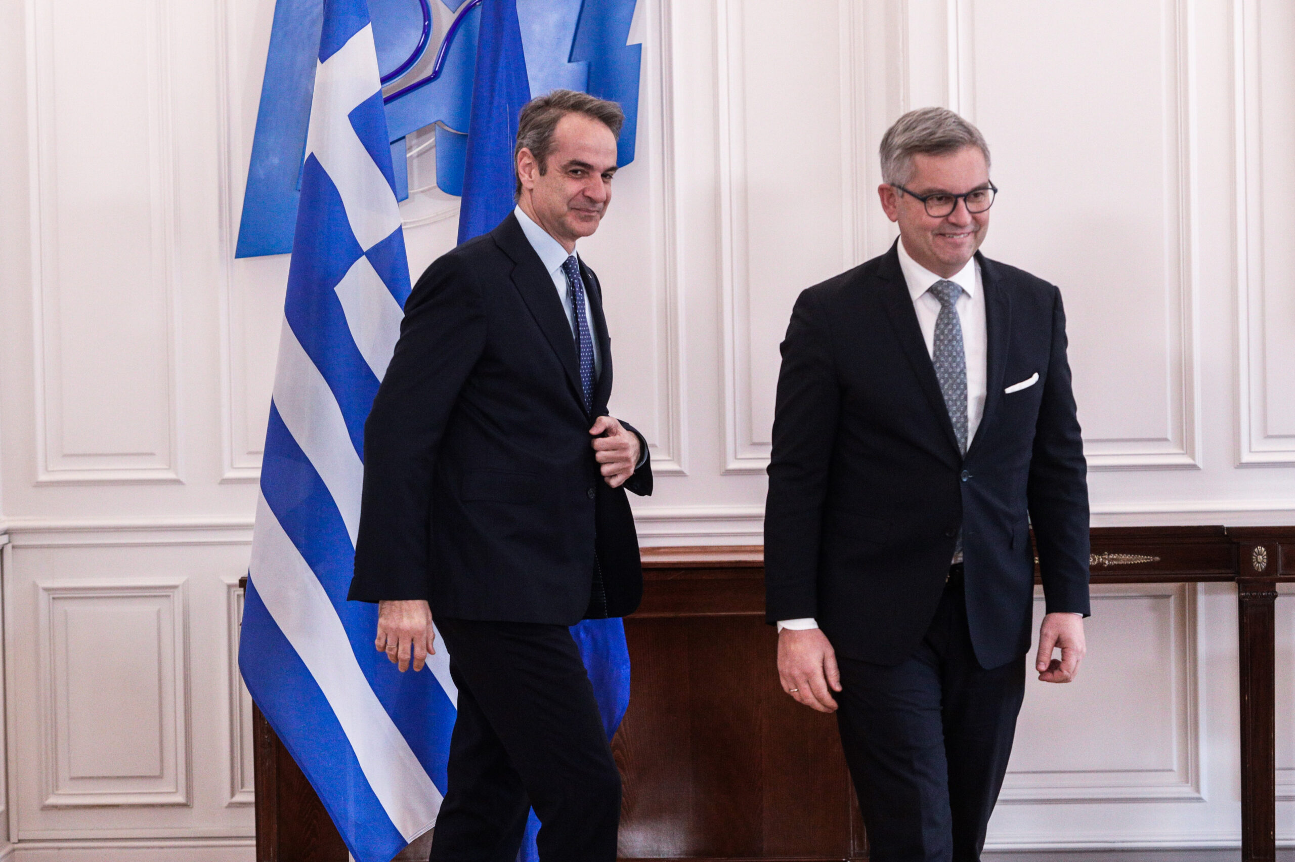 Κ. Μητσοτάκης στη συνάντηση με τον Επίτροπο Εσωτερικών Υποθέσεων: «Ευχαριστημένοι με την πρόοδο στη διαμόρφωση μίας νέας ισορροπίας στην ευρωπαϊκή μεταναστευτική πολιτική»