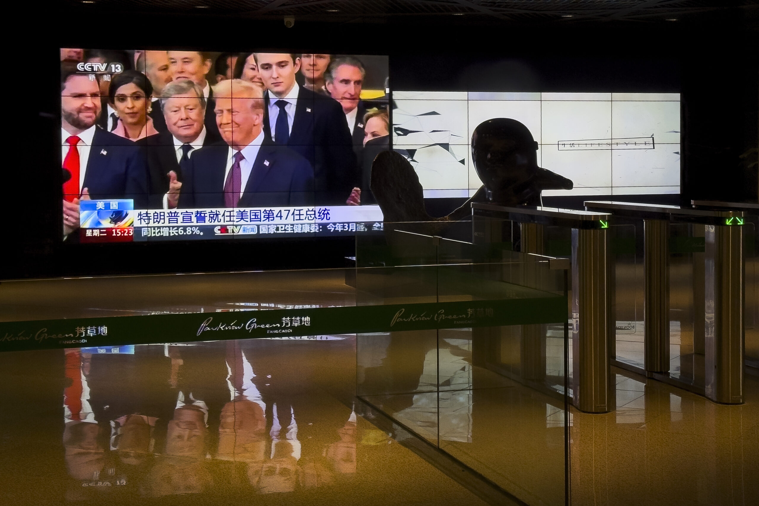 AP25021315283313-scaled