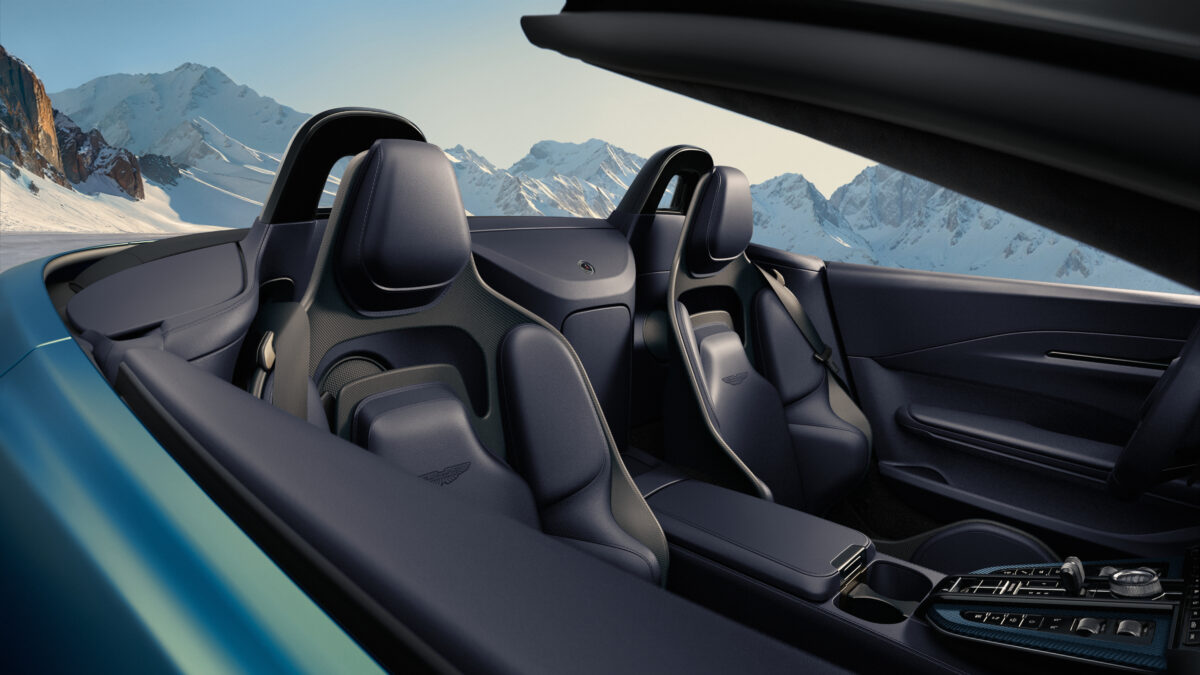 Aston Martin: Η καινούργια Vantage Roadster των 665 ίππων