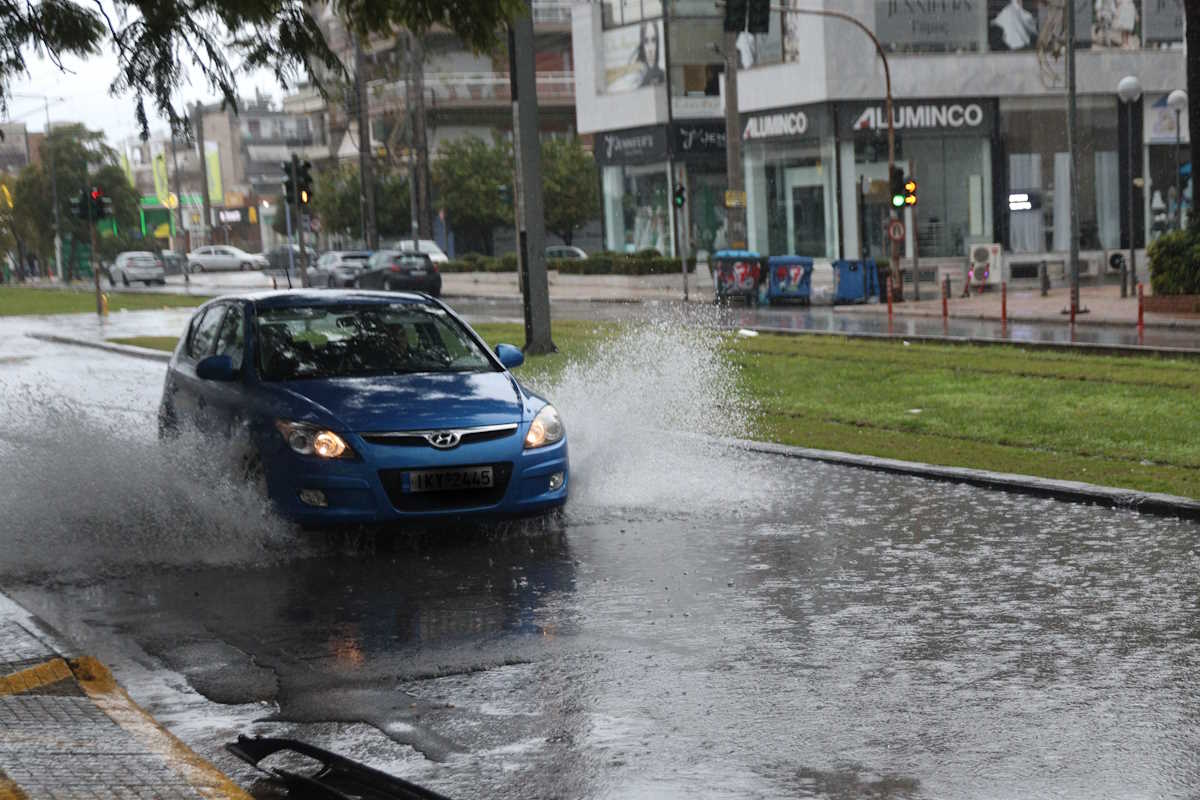 Καιρός αύριο: Συννεφιά με τοπικές βροχές και καταιγίδες – Μέχρι 19 βαθμούς η θερμοκρασία