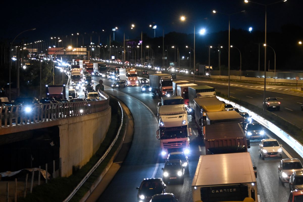 Κίνηση στους δρόμους: Τροχαίο με τραυματισμένο στον Κηφισό – Καθυστερήσεις στο ρεύμα προς Λαμία