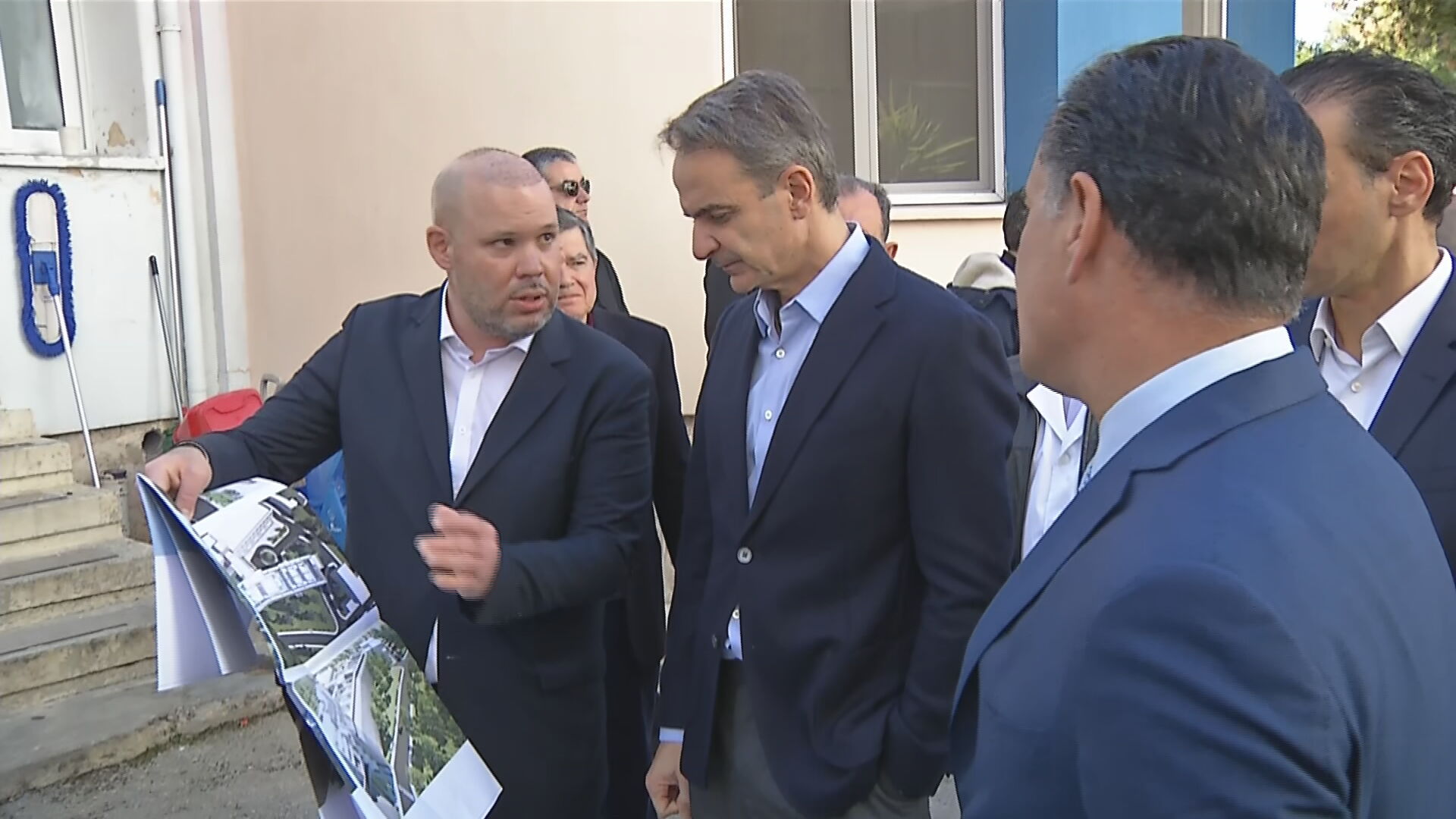 Ασκληπιείο Βούλας: Επίσκεψη Μητσοτάκη στο νέο σύγχρονο τμήμα επειγόντων περιστατικών – «Βήμα – βήμα αλλάζει η υγειονομική περίθαλψη»