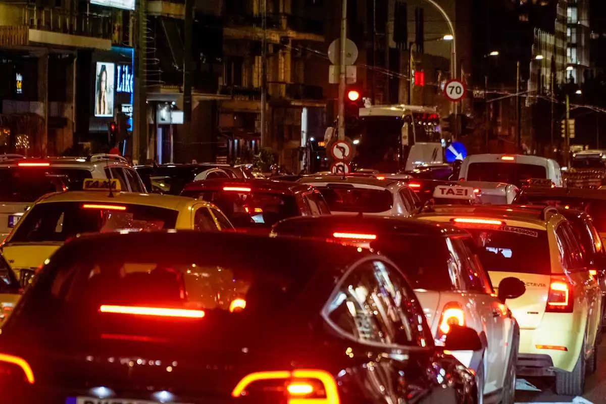 Μεγάλο μποτιλιάρισμα στον Κηφισό – Στο «κόκκινο» η Κηφισίας μετά από ατύχημα, σημειωτόν η παραλιακή