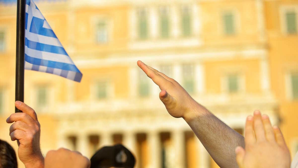 Βόλος: Για μία πρόκληση 10 ευρώ ο ναζιστικός χαιρετισμός του μαθητή σε εκδήλωση για το Ολοκαύτωμα