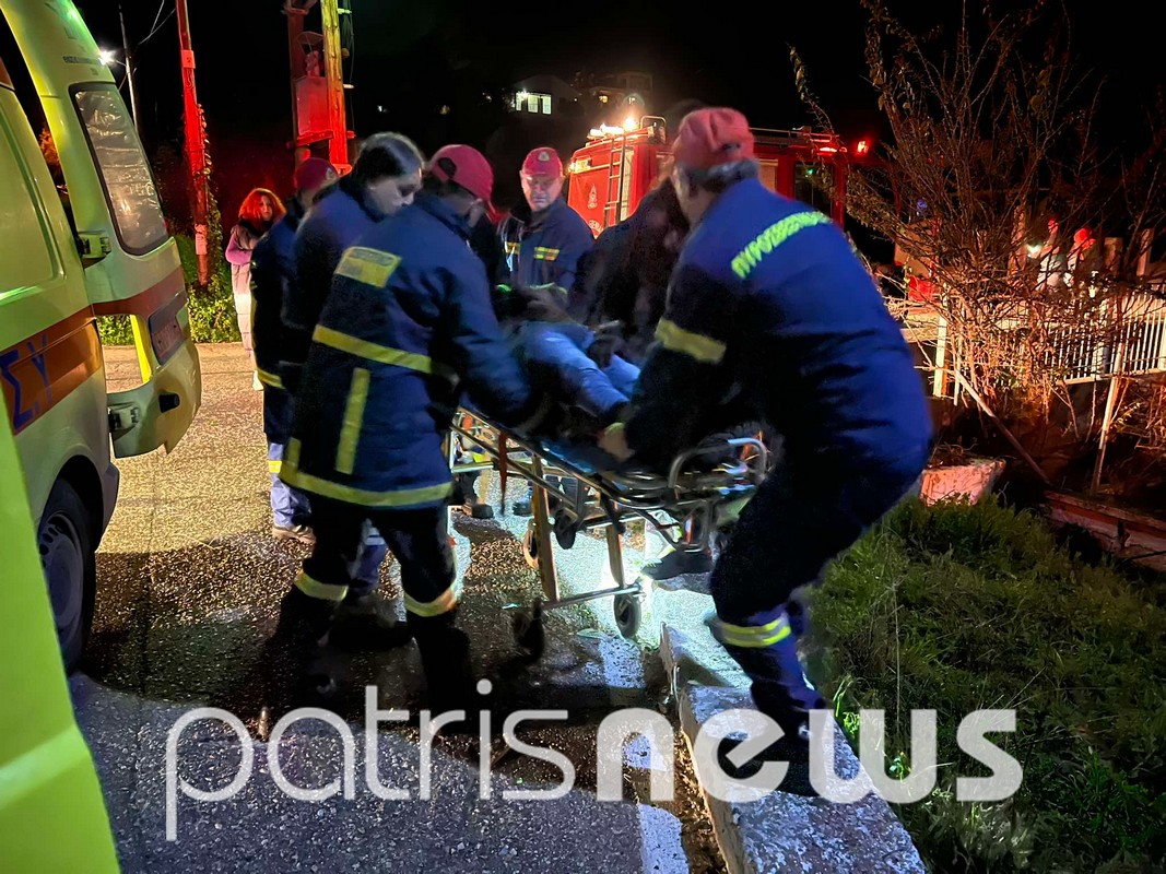 Ηλεία: Διασωληνωμένος ο οδηγός που εισέβαλε σε αυλή σπιτιού 15 Ηλεία: Διασωληνωμένος ο οδηγός που εισέβαλε σε αυλή σπιτιού