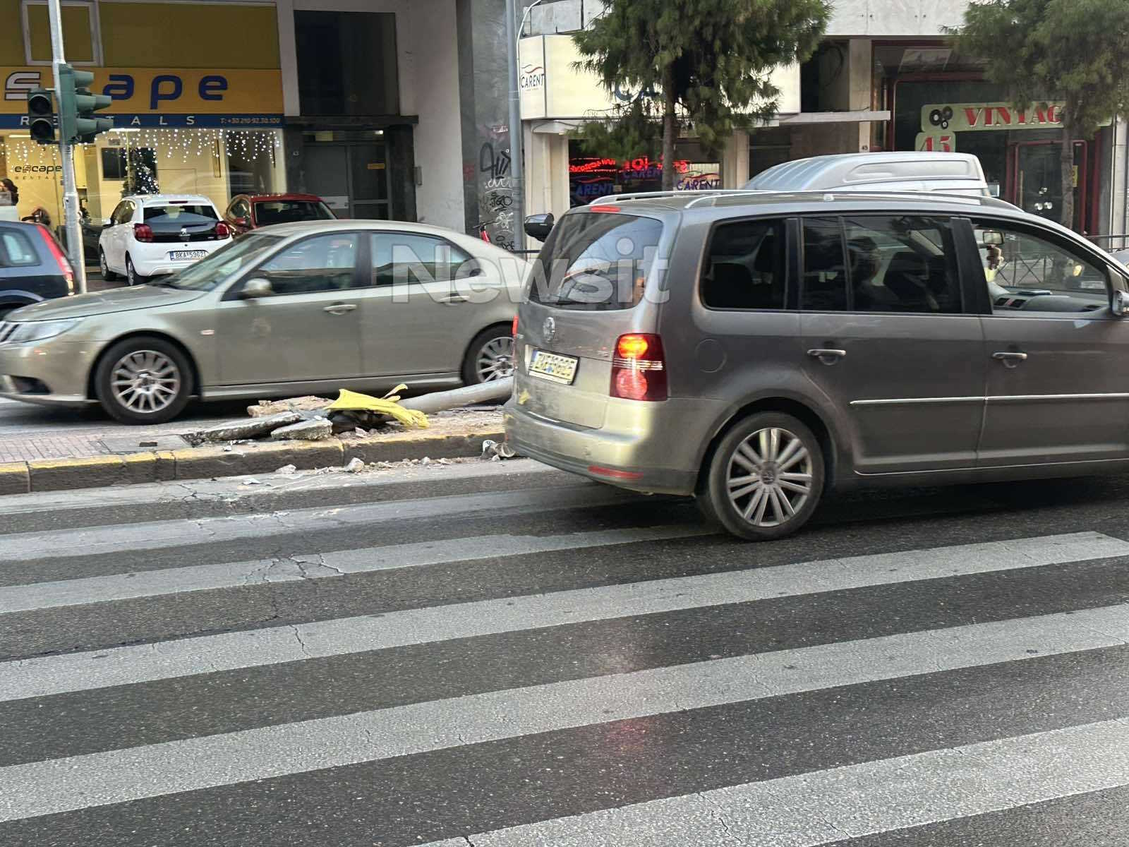Τροχαίο με ταξί που χτυπά φανάρι στη λεωφόρο Συγγρού 16 Τροχαίο με ταξί που χτυπά φανάρι στη λεωφόρο Συγγρού