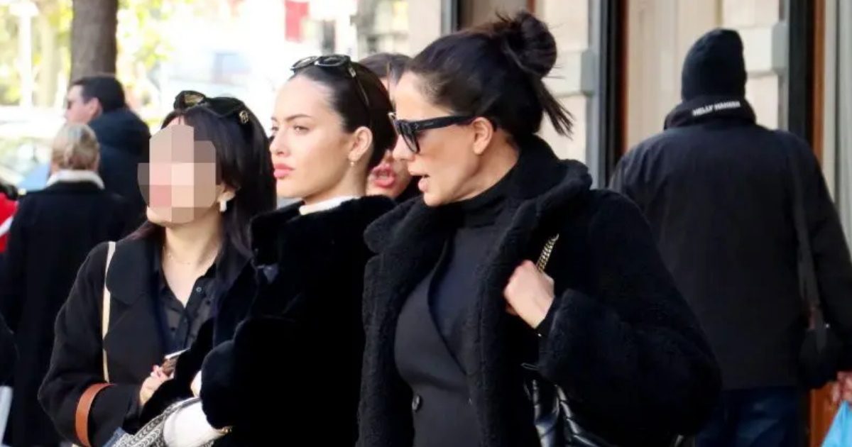Εύη Αδάμ: Σπάνια δημόσια εμφάνιση με την πιο μικρή κόρη της, Δανάη Λιβιεράτου – Φωτογραφίες