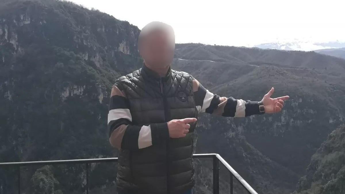 Άλιμος: Ο διδάσκων έστελνε μηνύματα και σε άλλες ανήλικες σπουδάστριες – Τι αποκάλυψε το κινητό του
