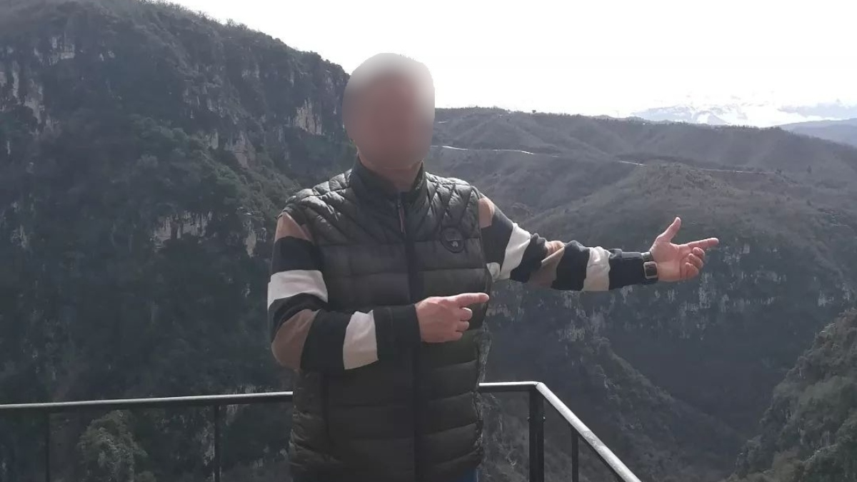 Άλιμος: «Έστελνε και σε άλλες κοπέλες μηνύματα», λένε πρώην μαθητές του 52χρονου δασκάλου