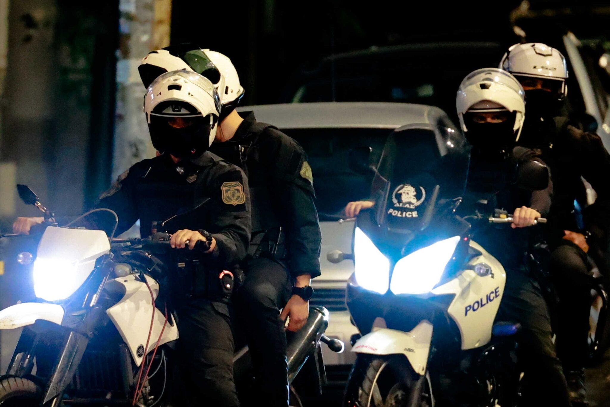 Άρπαξαν 100.000 ευρώ και κοσμήματα από οικία στην Αγία Παρασκευή – Τα είχαν κρυμμένα στο πατάρι