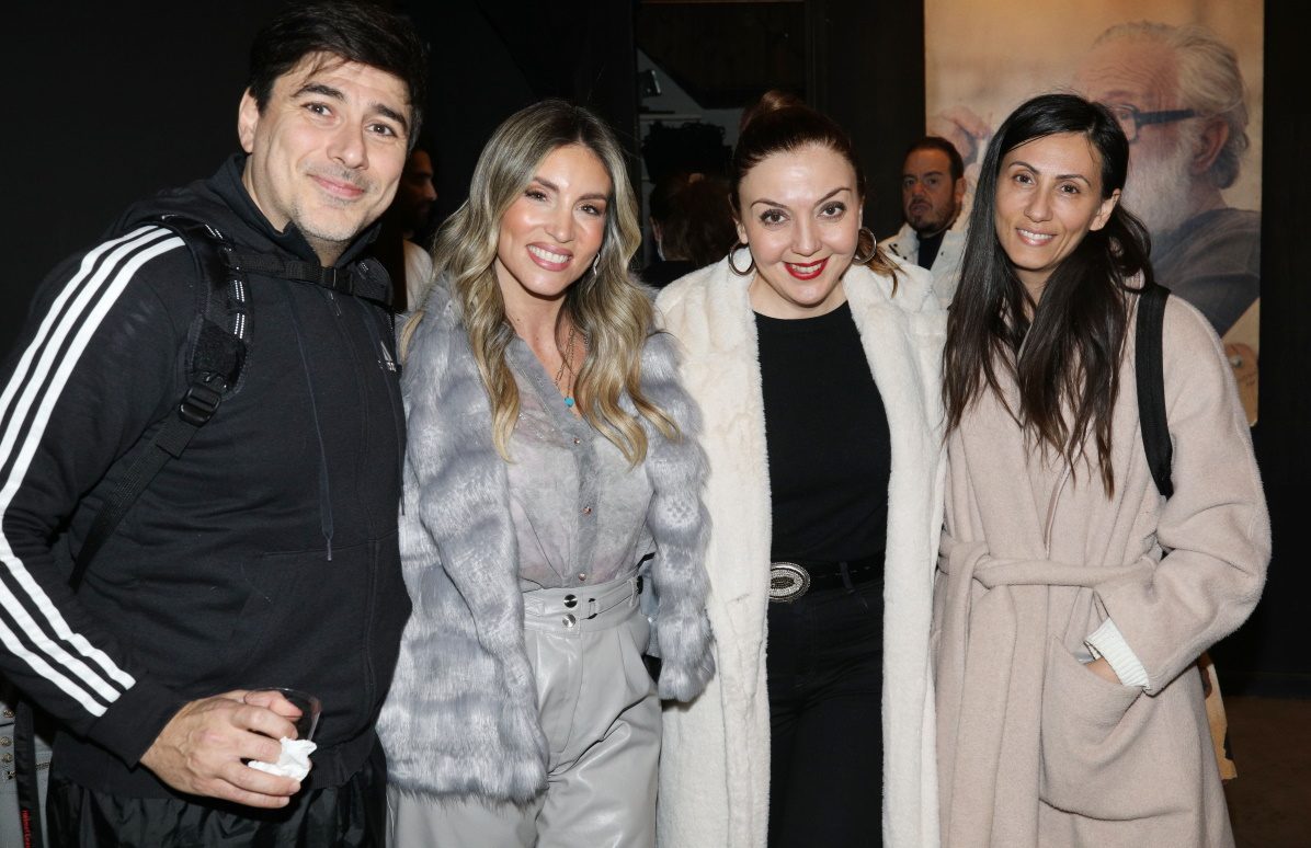 Αθηνά Οικονομάκου: Βραδινή παρουσία χωρίς τον Μπρούνο Τσερέλα – Φωτογραφίες 8 Αθηνά Οικονομάκου: Βραδινή παρουσία χωρίς τον Μπρούνο Τσερέλα – Φωτογραφίες