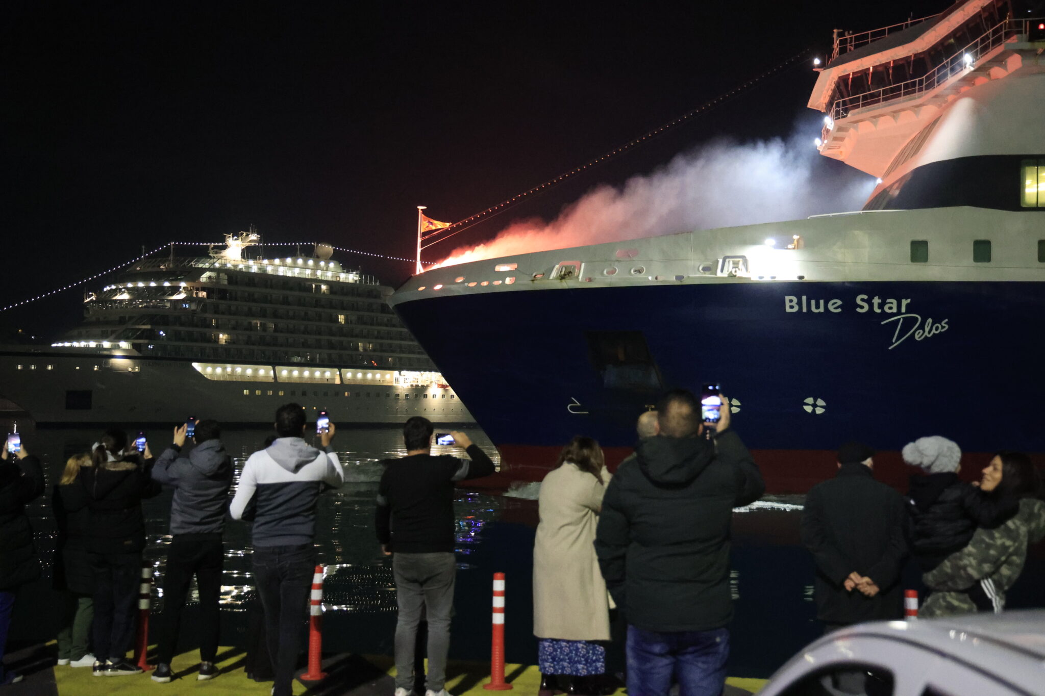 Το Blue Star Delos μπήκε στο λιμάνι του Πειραιά για το 2025