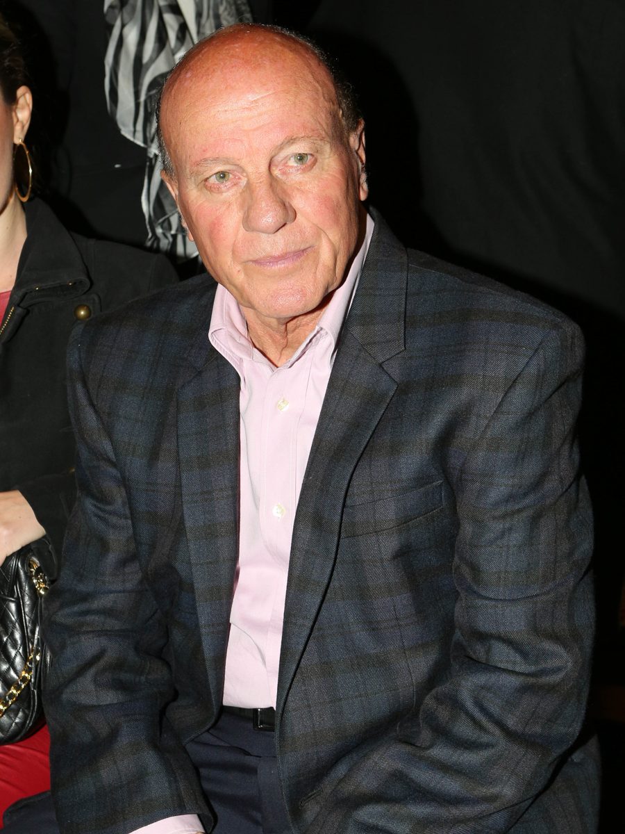 Μίμης Δομάζος: Η ισχυρή σχέση με τις τρεις κόρες του – Η υποστήριξη στις επιλογές τους και οι σπάνιες παρουσίες τους 16 Μίμης Δομάζος: Η ισχυρή σχέση με τις τρεις κόρες του – Η υποστήριξη στις επιλογές τους και οι σπάνιες παρουσίες τους