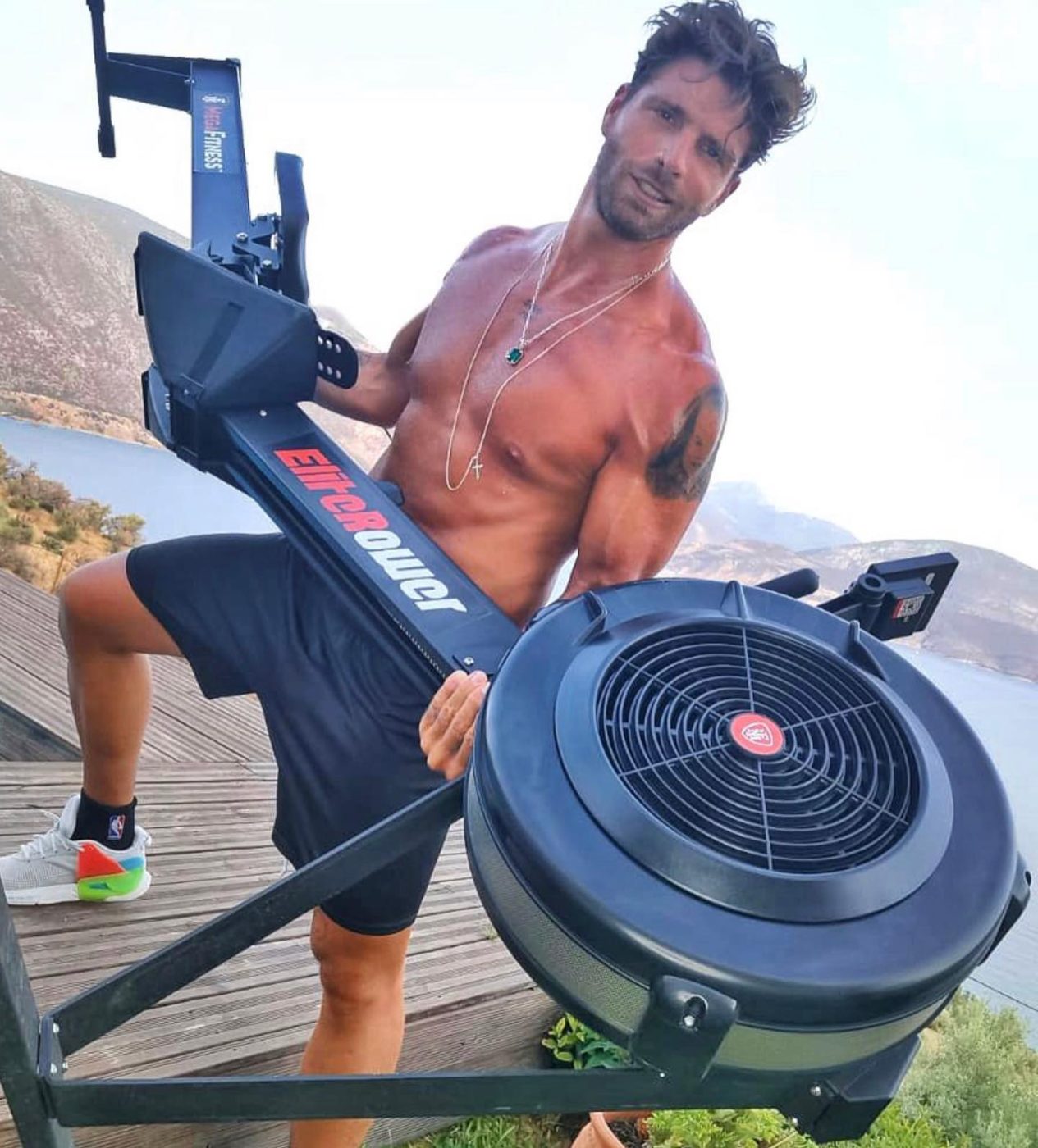 Μιράντα Πατέρα – Γιώργος Μανίκας: Πώς δύο τελείως διαφορετικοί κόσμοι ενώθηκαν και ερωτεύτηκαν