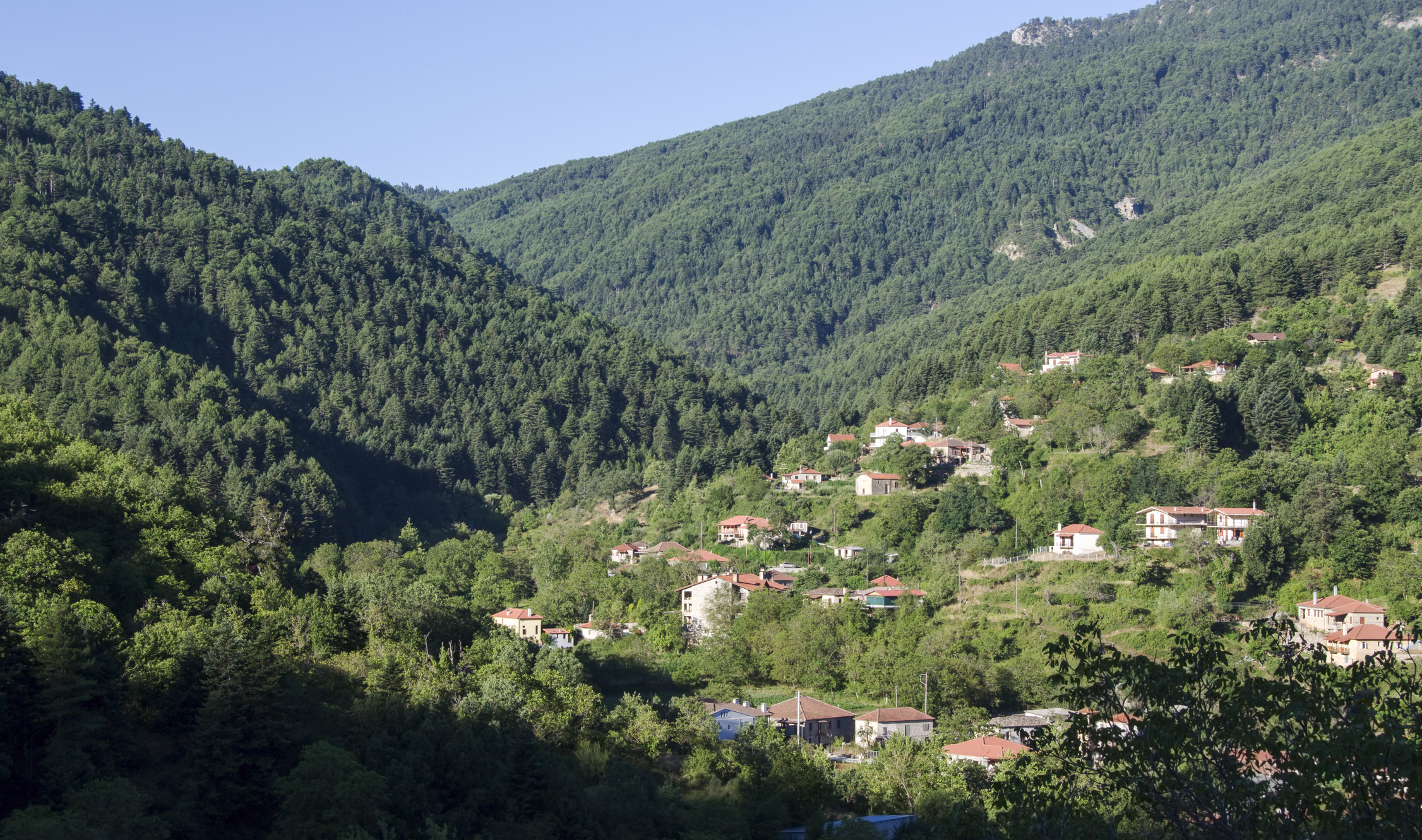 5 όμορφα χωριά κοντά σε χιονοδρομικά κέντρα