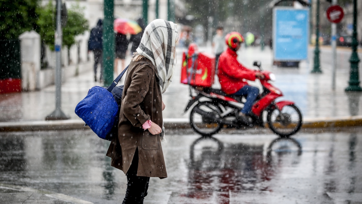 Καιρός σήμερα: Βροχές και καταιγίδες στα ανατολικά και την Κρήτη με θερμοκρασία έως 20 βαθμούς