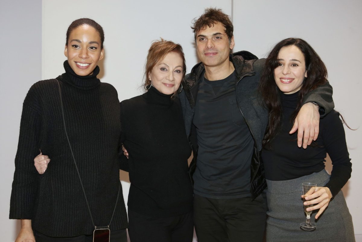 Φιλαρέτη Κομνηνού – Γιώργος Παπαγεωργίου: Μητέρα και γιος μαζί στην κοπή της πρωτοχρονιάτικης πίτας της παράστασης «Αμφιβολία» 9 Φιλαρέτη Κομνηνού – Γιώργος Παπαγεωργίου: Μητέρα και γιος μαζί στην κοπή της πρωτοχρονιάτικης πίτας της παράστασης «Αμφιβολία»