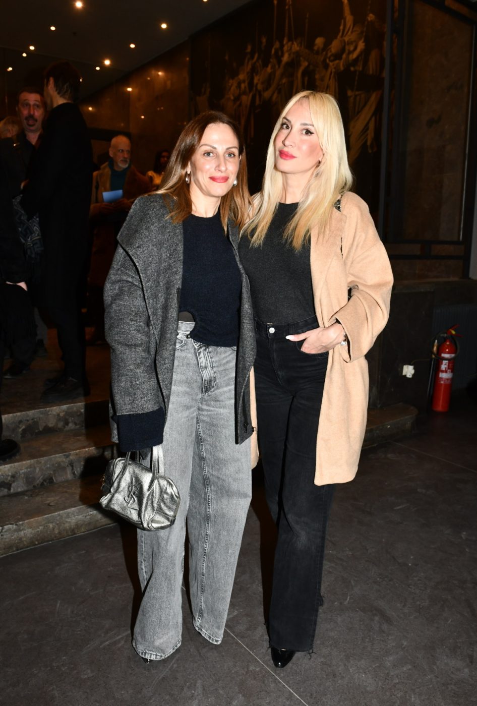 Δήμητρα Ματσούκα: Ο Πέτρος Κόκκαλης δίπλα της στην επίσημη πρεμιέρα! 17 Δήμητρα Ματσούκα: Ο Πέτρος Κόκκαλης δίπλα της στην επίσημη πρεμιέρα!