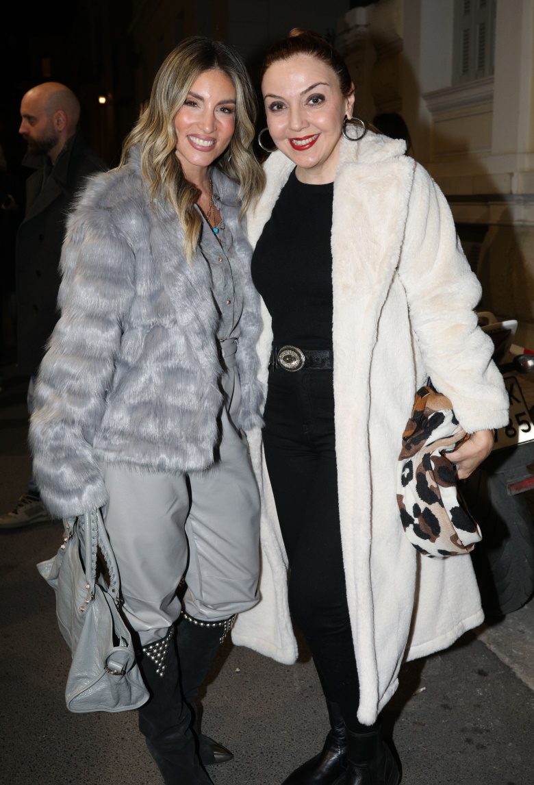 Αθηνά Οικονομάκου: Βραδινή παρουσία χωρίς τον Μπρούνο Τσερέλα – Φωτογραφίες 10 Αθηνά Οικονομάκου: Βραδινή παρουσία χωρίς τον Μπρούνο Τσερέλα – Φωτογραφίες