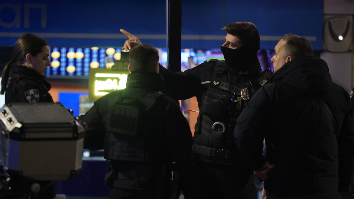 Παλαιό Φάληρο: «Δεν προκάλεσε προβλήματα» λένε κάτοικοι για τον 61χρονο που δολοφονήθηκε άγρια μέσα στο κατάστημά του