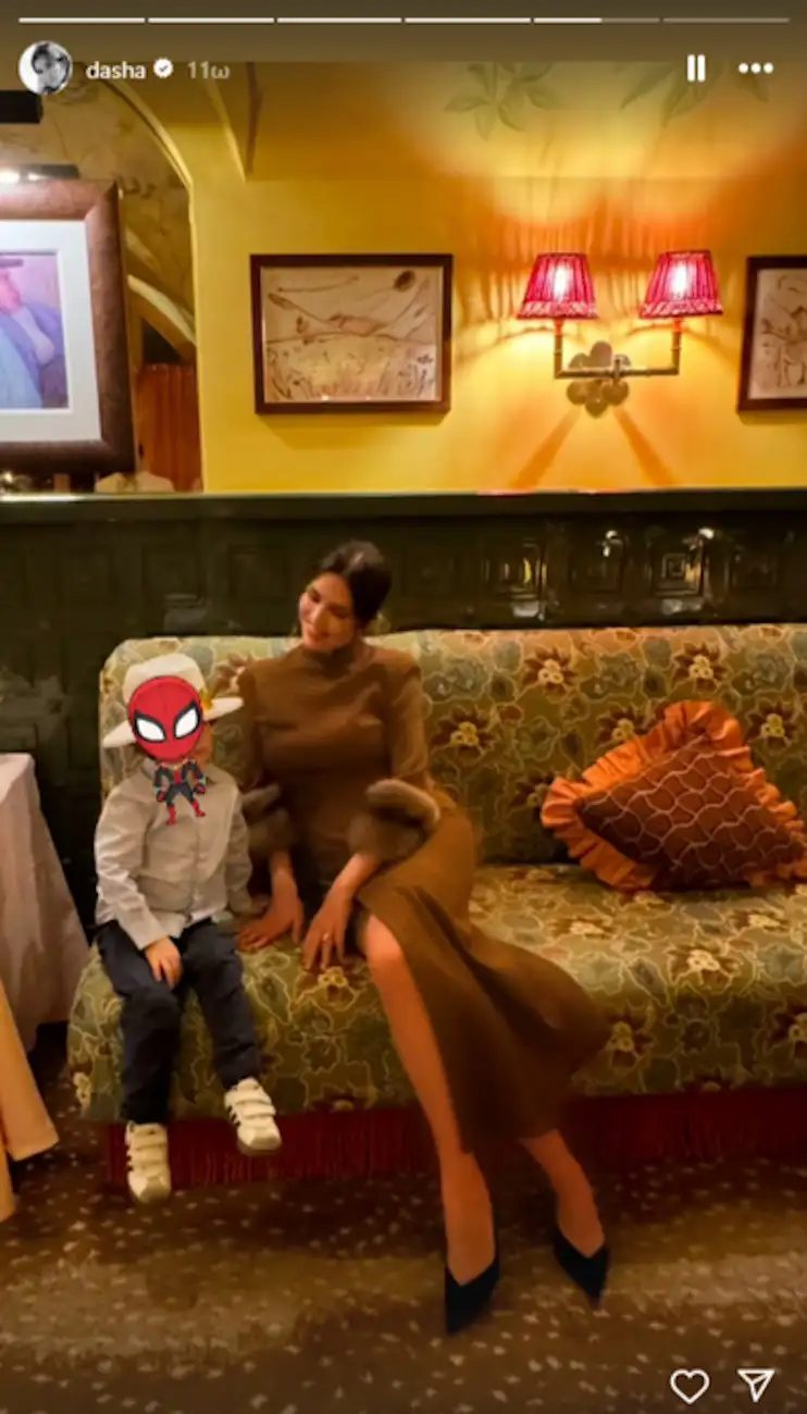 Ντάσα Ζούκοβα: Η γιορτή της οικογένειας Νιάρχου στο Σεν Μόριτζ της Ελβετίας 14 Ντάσα Ζούκοβα: Η γιορτή της οικογένειας Νιάρχου στο Σεν Μόριτζ της Ελβετίας