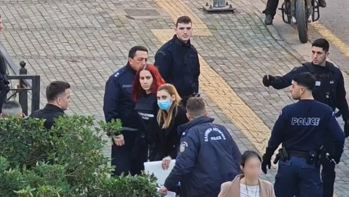Στα δικαστήρια η Ρούλα Πισπιρίγκου – Συνεχίζεται η διαδικασία για τους θανάτους της Ίριδας και της Μαλένας