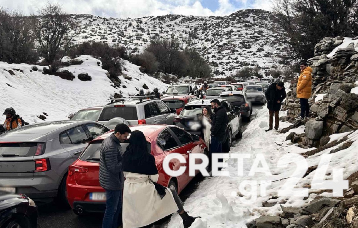 Κρήτη: Θεαματικό μποτιλιάρισμα στον χιονισμένο Ψηλορείτη 2 Κρήτη: Θεαματικό μποτιλιάρισμα στον χιονισμένο Ψηλορείτη