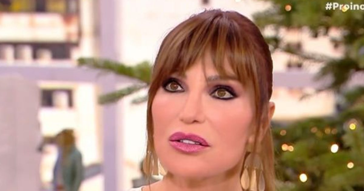 Βίκυ Χατζηβασιλείου για την εισβολή στο σπίτι της: «Ήταν σοκ γιατί ήμουν μέσα. Μου πήρε τσάντες, πορτοφόλια, πολλά πράγματα» 1 Βίκυ Χατζηβασιλείου για την εισβολή στο σπίτι της: «Ήταν σοκ γιατί ήμουν μέσα. Μου πήρε τσάντες, πορτοφόλια, πολλά πράγματα»