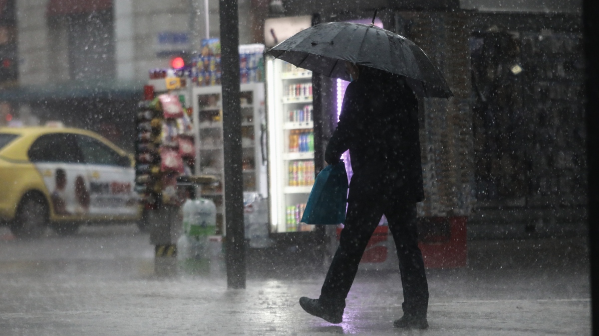 Καιρός σήμερα: Άνεμοι μέχρι 7 μποφόρ στο Αιγαίο – Καταιγίδες σε Πελοπόννησο και Ιόνιο