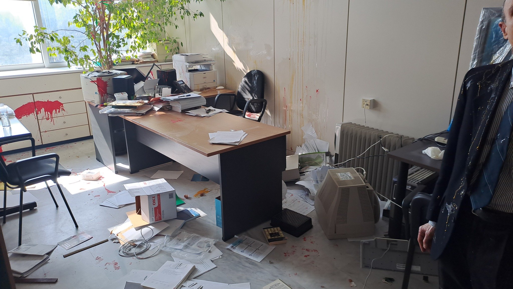 Πηγές υπουργείου Παιδείας για επίθεση σε καθηγητή του ΕΚΠΑ: Η κυβέρνηση έσπασε το απόστημα της ανομίας στα ΑΕΙ 2 Πηγές υπουργείου Παιδείας για επίθεση σε καθηγητή του ΕΚΠΑ: Η κυβέρνηση έσπασε το απόστημα της ανομίας στα ΑΕΙ