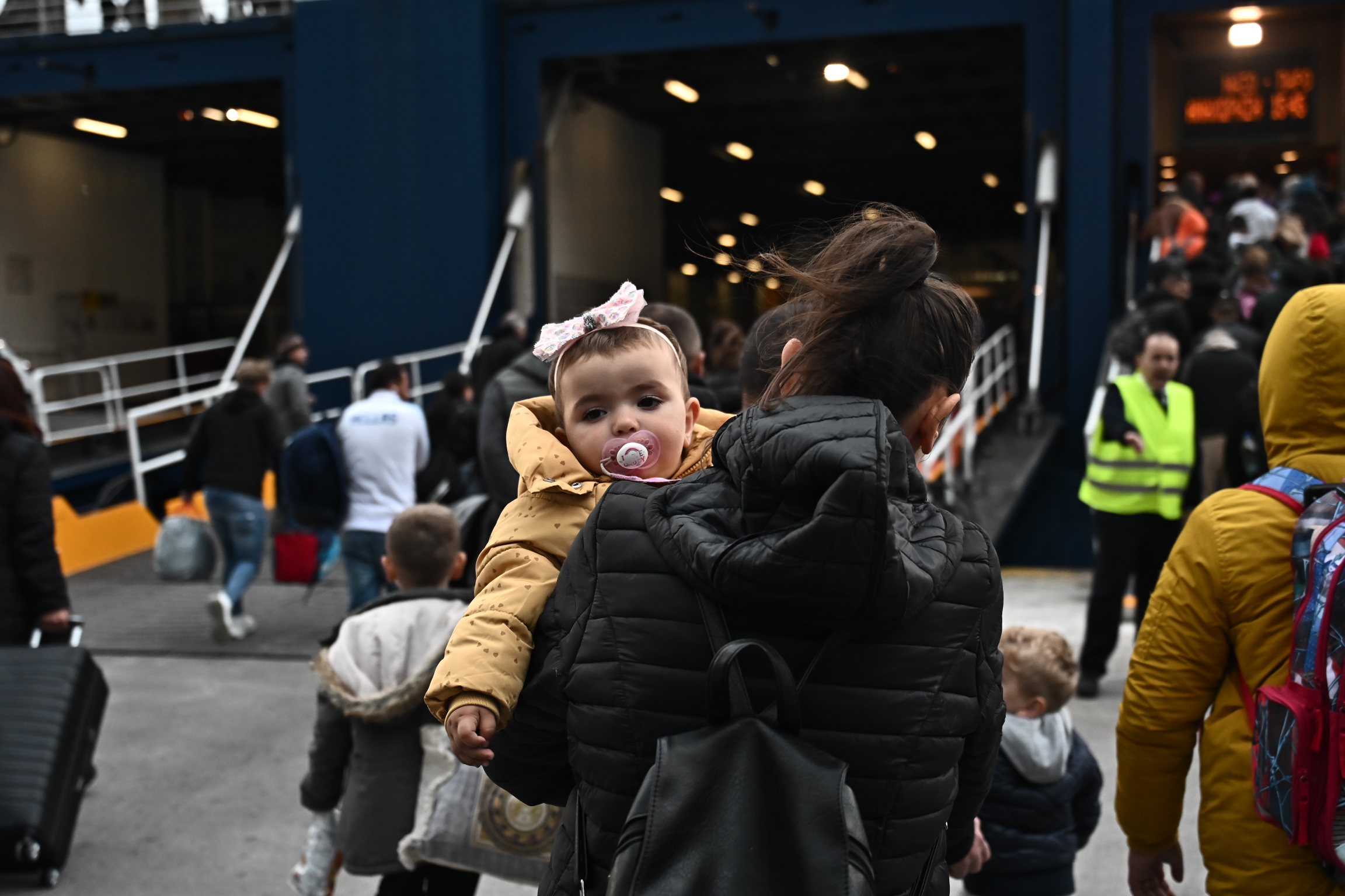 Σεισμοί στη Σαντορίνη: Η μεγάλη απομάκρυνση – Ξεριζωμός για τους κατοίκους του νησιού που «χορεύουν» με τα ρίχτερ 12 Σεισμοί στη Σαντορίνη: Η μεγάλη απομάκρυνση – Ξεριζωμός για τους κατοίκους του νησιού που «χορεύουν» με τα ρίχτερ