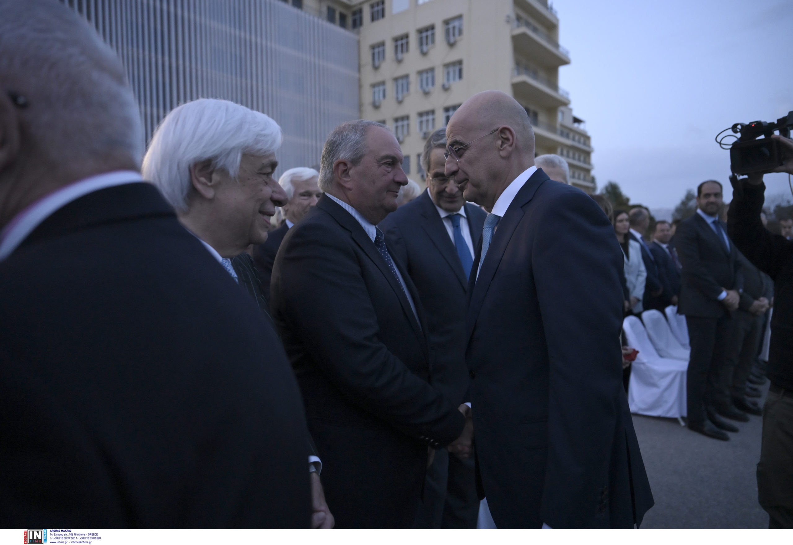 Δένδιας: Αποκαλύπτουμε σήμερα το Μνημείο της ευγνωμοσύνης των Ενόπλων Δυνάμεων στους νεκρούς τους – ΦΩΤΟ και ΒΙΝΤΕΟ