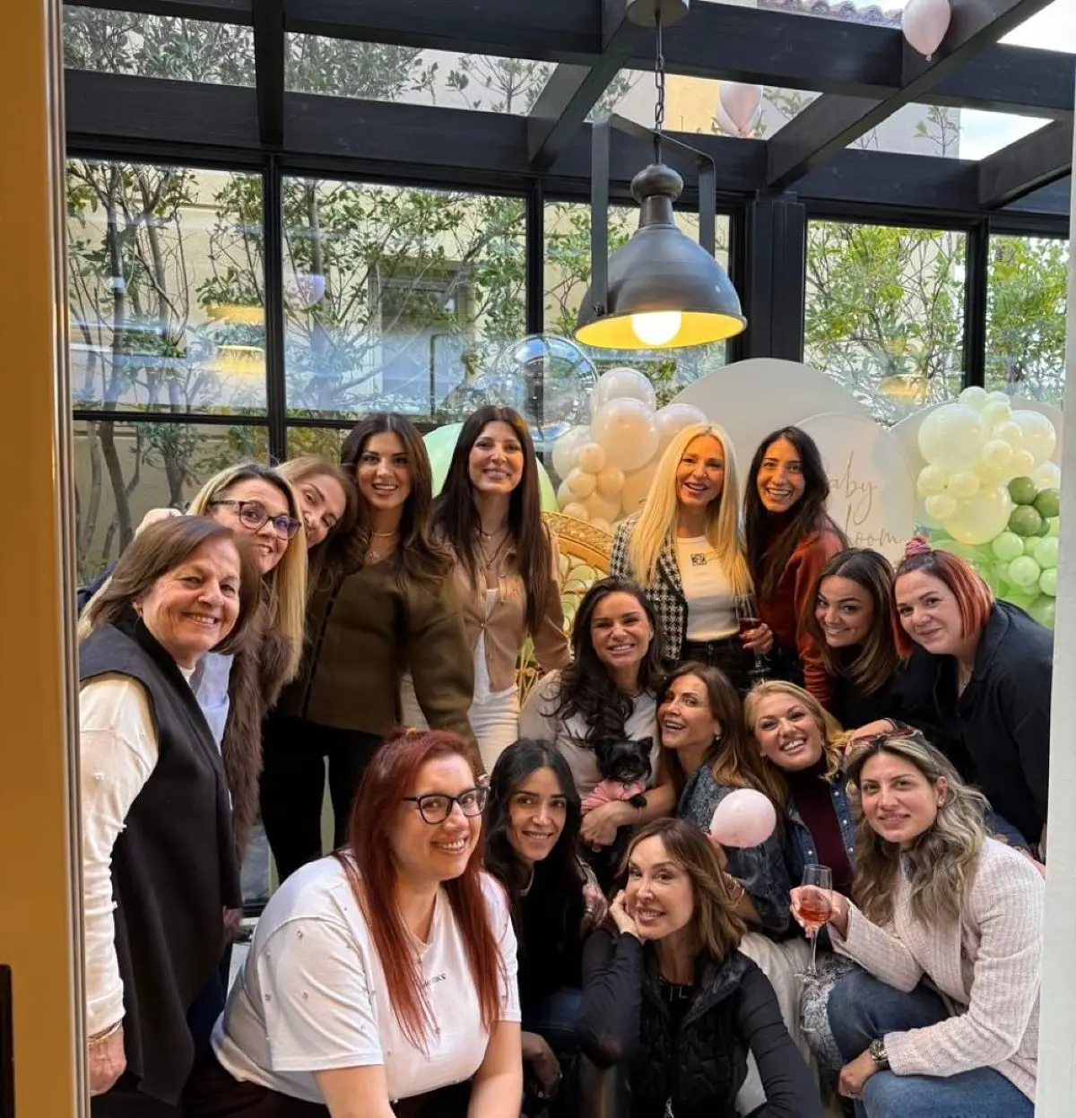 Ελένη Τσολάκη: Baby shower για την παρουσιάστρια – Τα μπαλόνια «πρόδωσαν» το φύλο του μωρού; 4 Ελένη Τσολάκη baby shower