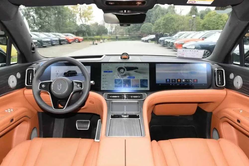 Σπάει ταμεία το νέο SUV της Huawei