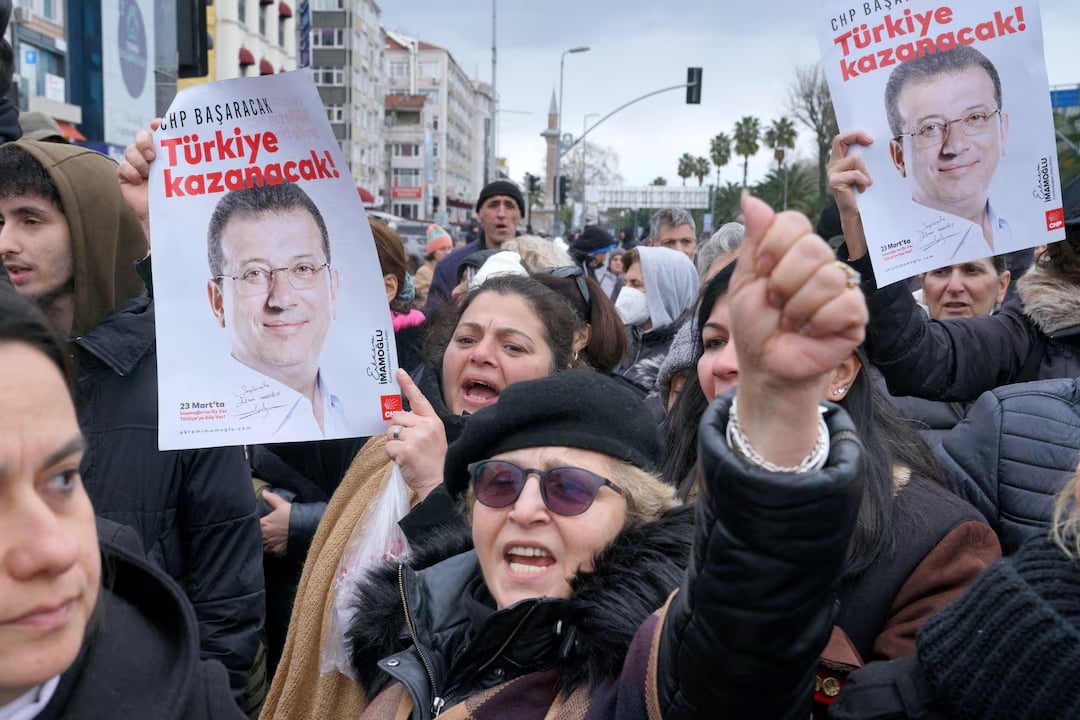 Εκρέμ Ιμάμογλου: Ο πολιτικός που αποκάλυψε τον φόβο του Ερντογάν για το μέλλον του – Το χρονικό της σύλληψης του δημάρχου Κωνσταντινούπολης 16 Εκρέμ Ιμάμογλου: Ο πολιτικός που αποκάλυψε τον φόβο του Ερντογάν για το μέλλον του – Το χρονικό της σύλληψης του δημάρχου Κωνσταντινούπολης